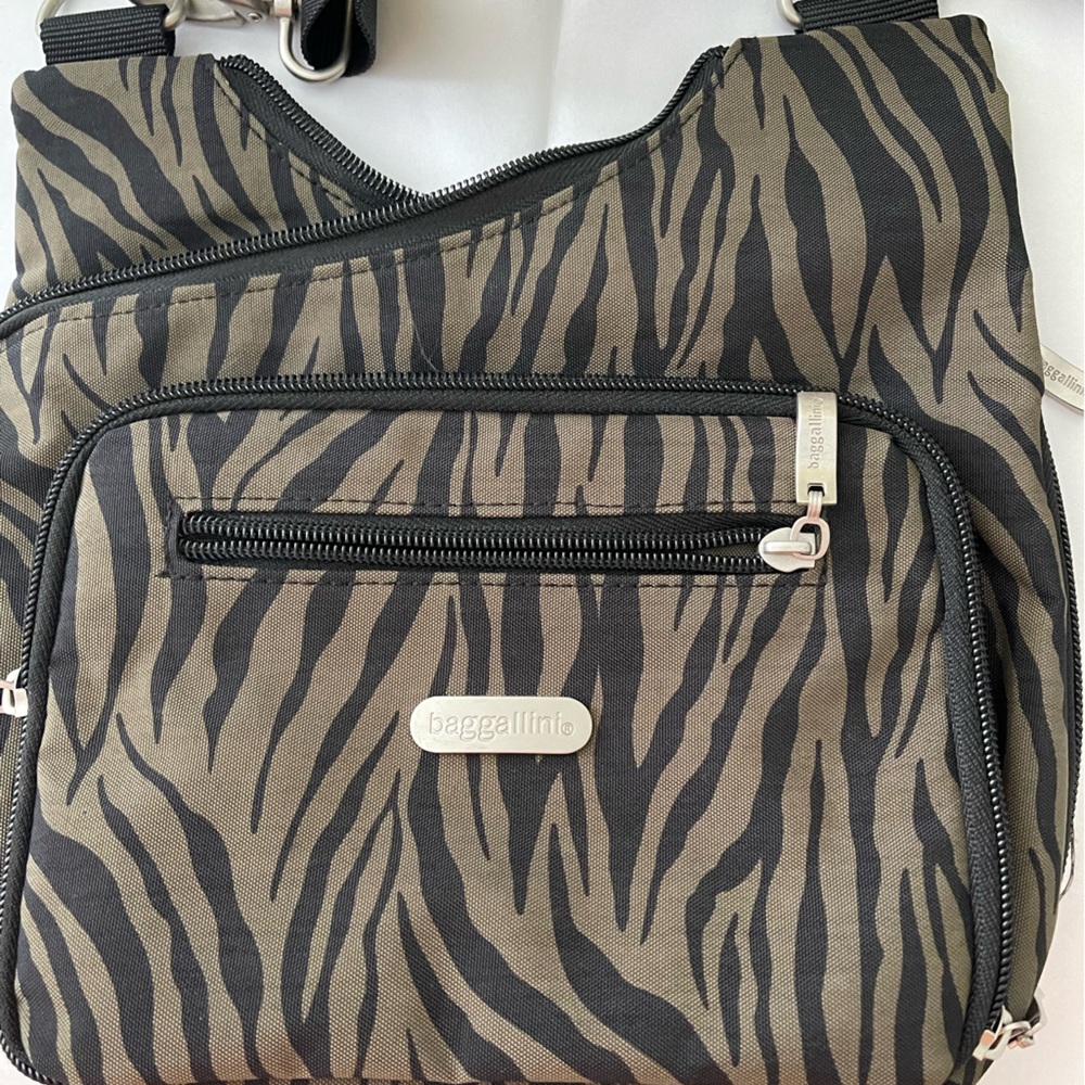 Baggallini crossbody